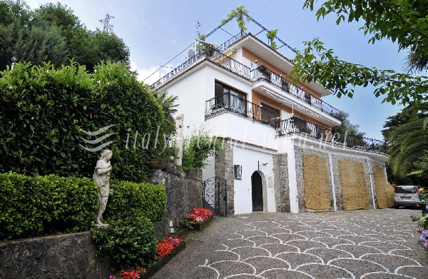 Sorrento villas for rent Villa Angela, apartments vacation rentals Sorrento: Villa Angela holiday in Amalfi Coast