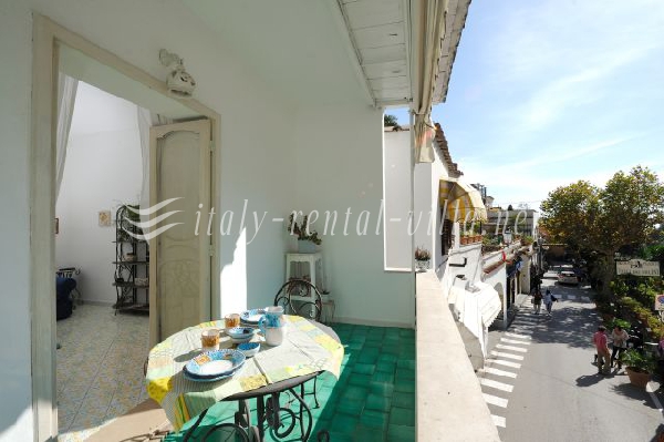 Positano villas for rent Villa Begonia, apartments vacation rentals Positano: Villa Begonia holiday in Amalfi Coast